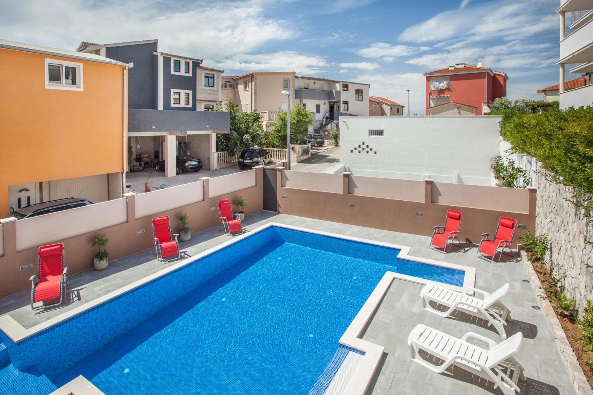 Apartment With Private Swimming Pool Podstrana Dış mekan fotoğraf