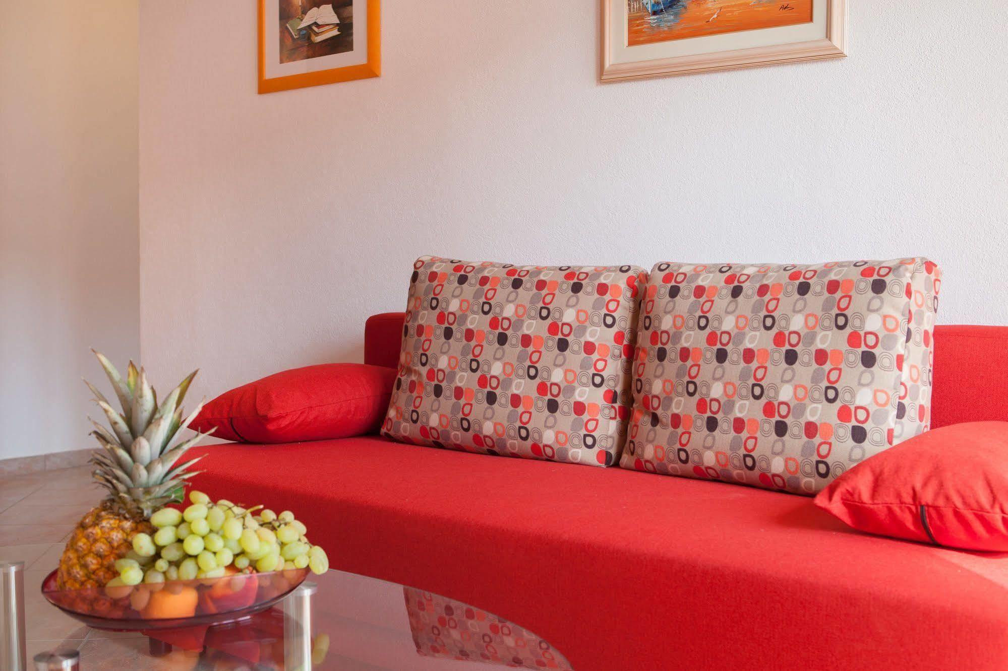 Apartment With Private Swimming Pool Podstrana Dış mekan fotoğraf
